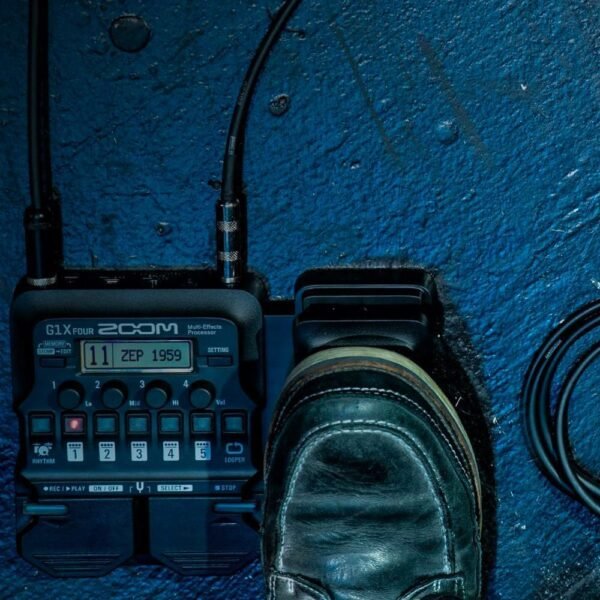 71zaq6SEPWL._AC_SL1000_ Zoom G1X FOUR Guitar Multi-Effects Processor Review Powerful Features for Musicians